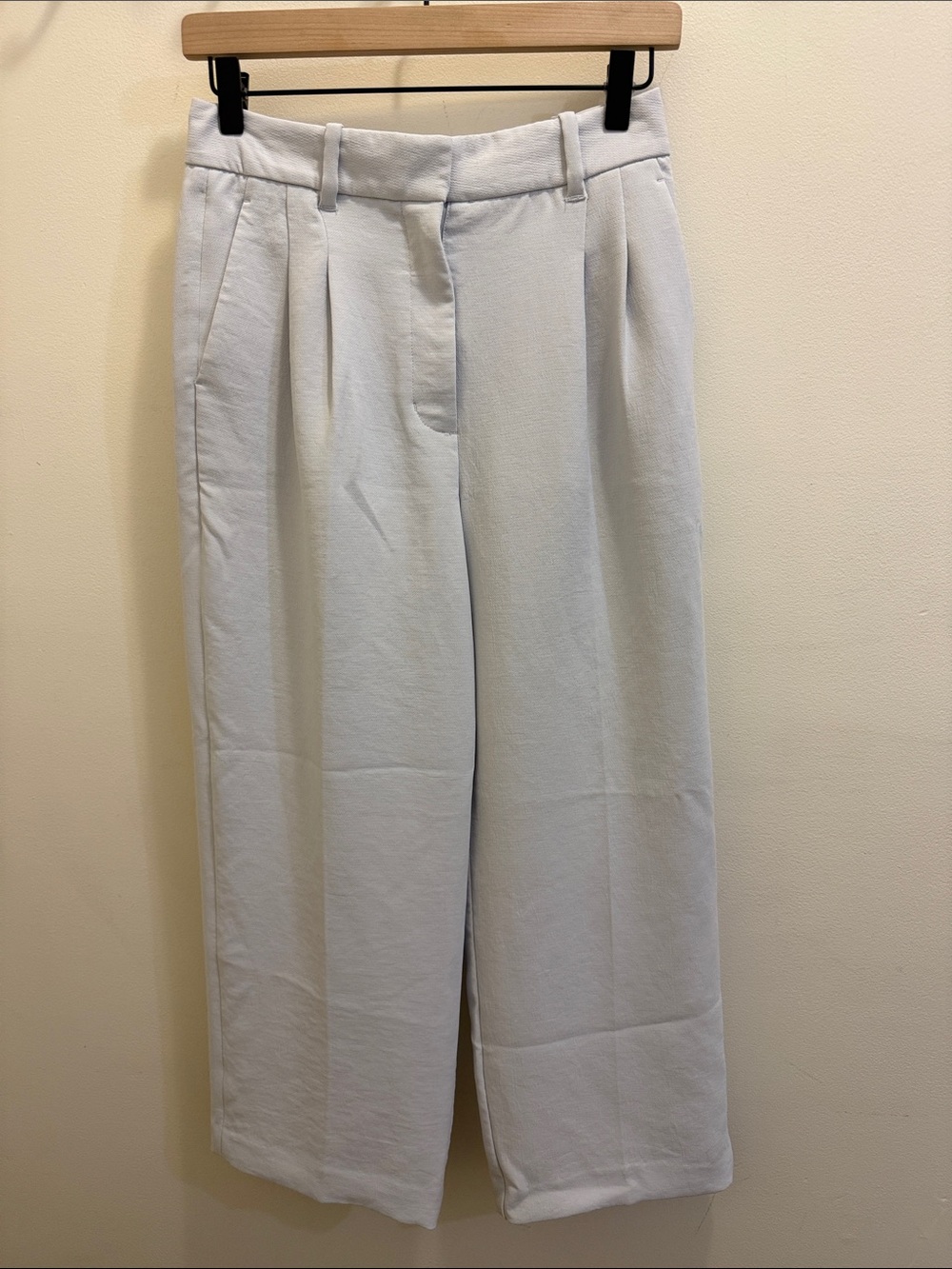 Aritzia The Effortless Cropped